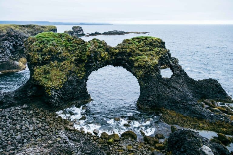 Gatklettur – How did this Icelandic stone arch form?